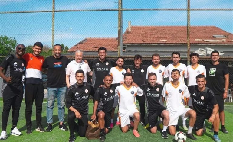 Emre Belözoğlu Üniversite Öğrencileriyle Futbol Oynadı