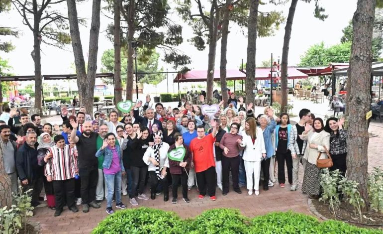 Engelsiz Kafe 10. Yılını Kutladı