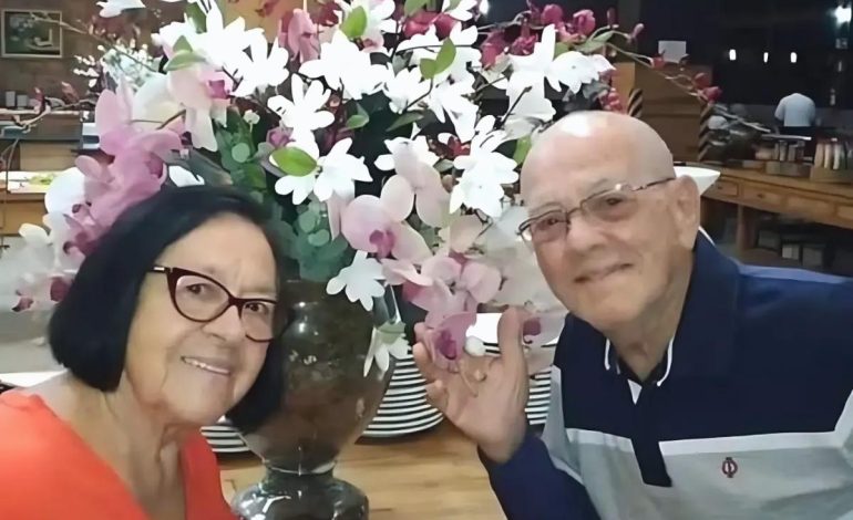Ergenlik döneminde tanışan ve 74 yıl evli kalan çift aynı gün hayata veda etti