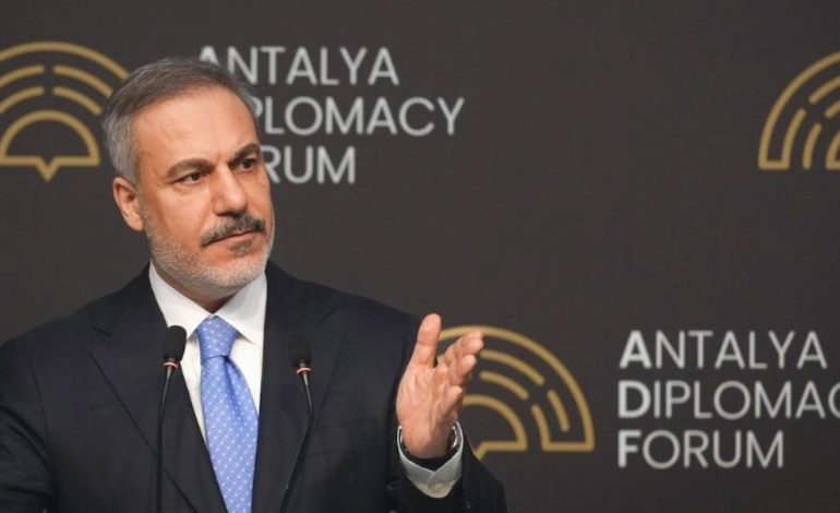 Ermeni istihbaratçıdan Hakan Fidan kitabı