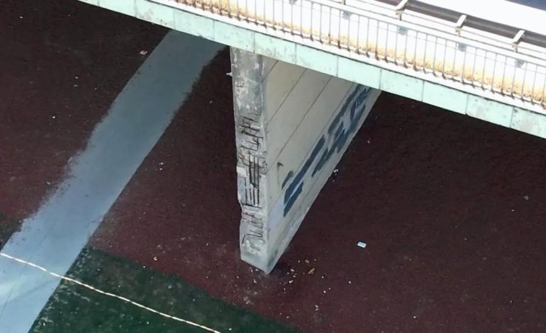 Esenyurt’taki Köprü Tehdit Oluşturuyor