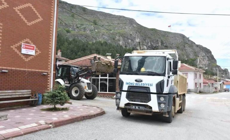 Eskişehir İnönü’de Metruk Binalar Yıkılıyor