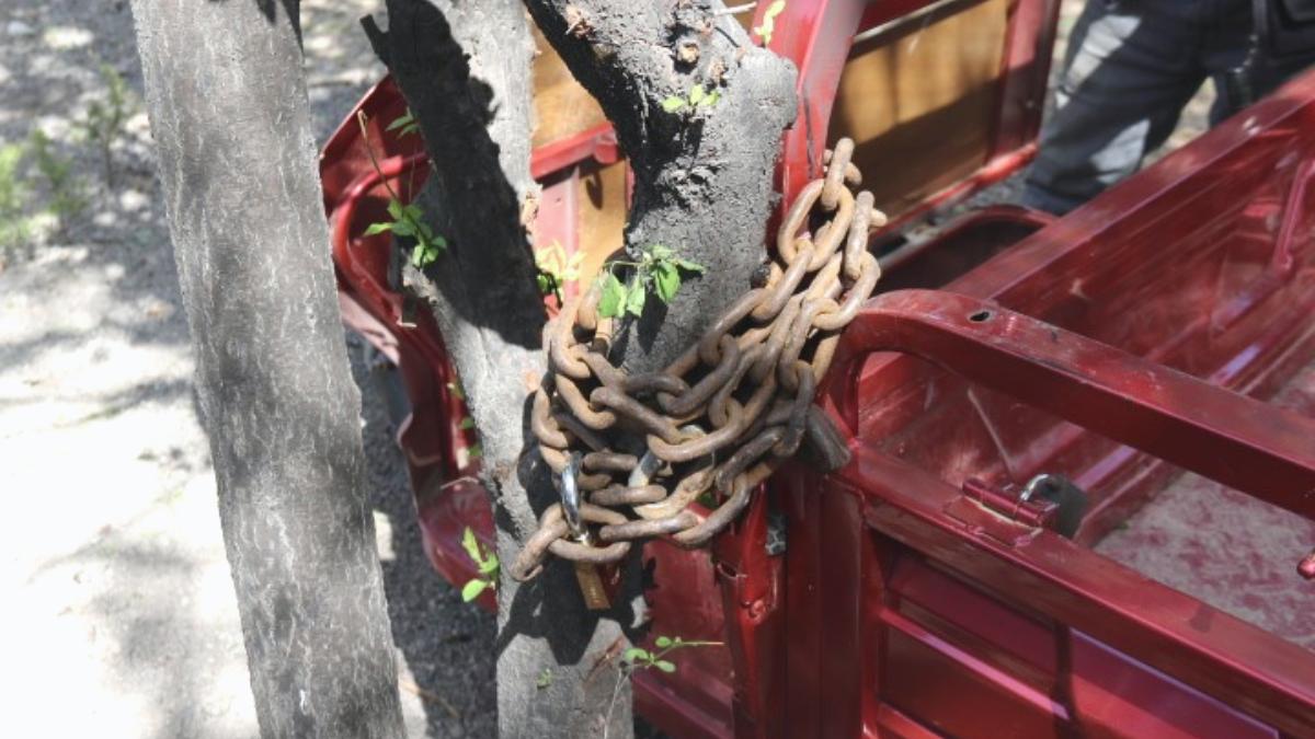 Eskişehir’de 4 kilidi kırılıp çalınan motosikletini bu kez gemi zinciriyle bağladı