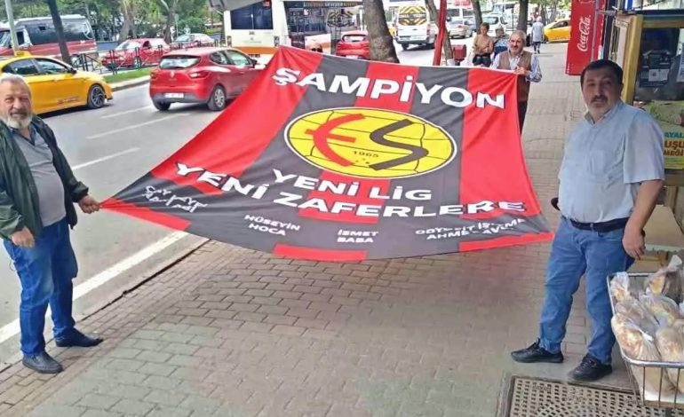 Esnaf, Eskişehirspor İçin Dev Bayrak Yaptırdı