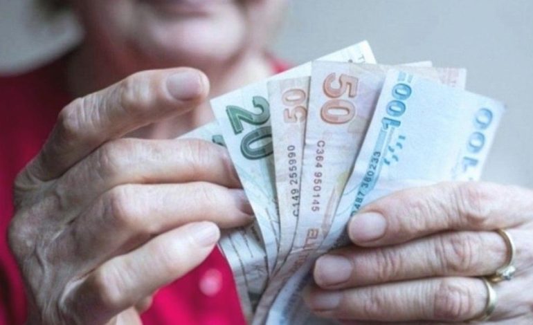 Ev hanımları için emeklilik hakkı: Prim desteği ve yıpranma hakkı detayları