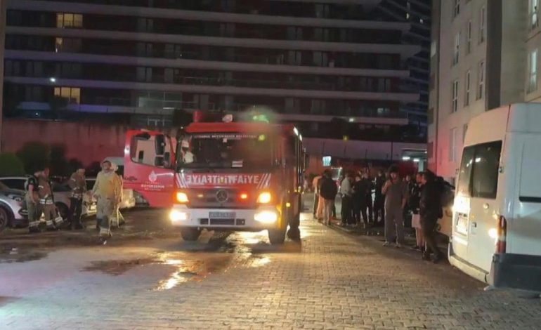 Evinde yangın çıkan kadın, 8 kattan atladı