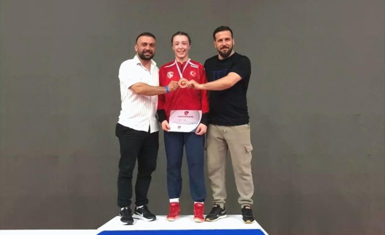 Eylem Engin Antalya’da Şampiyon