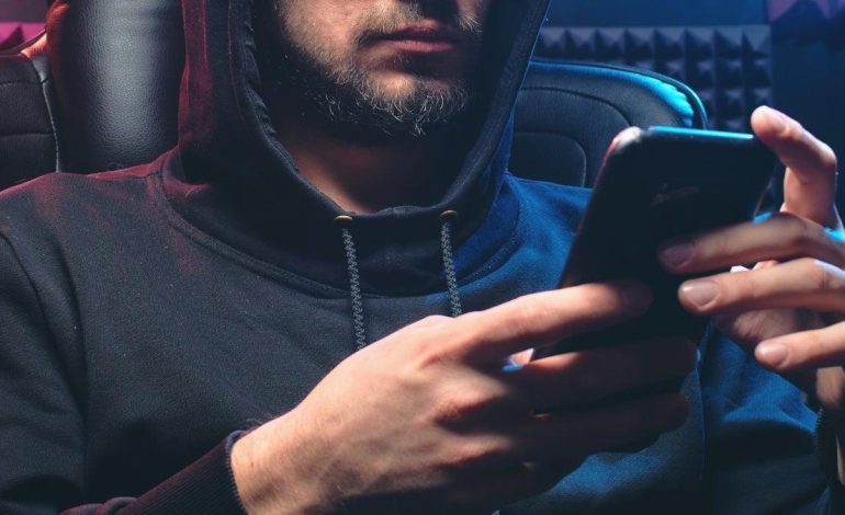 FBI’dan telefon kullanıcılarına uyarı: Metin dolandırıcılığına dikkat edin
