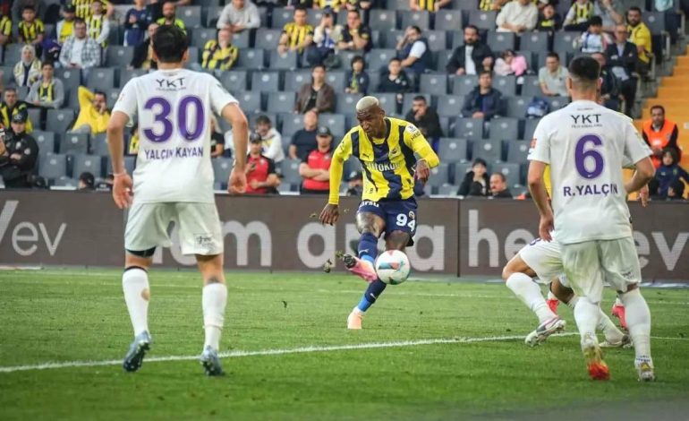 Fenerbahçe 1-0 Önde: İlk Yarı Sonucu