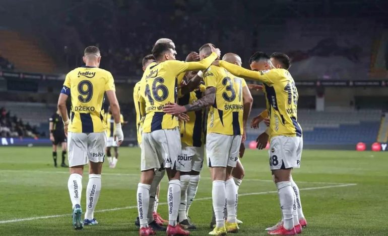 Fenerbahçe, Başakşehir’i 4-1 Yendi