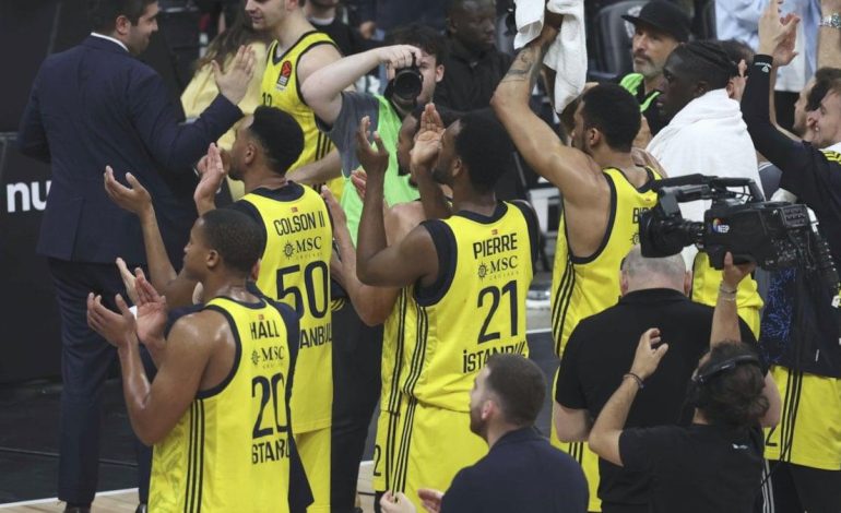 Fenerbahçe Beko İstanbul’a döndü