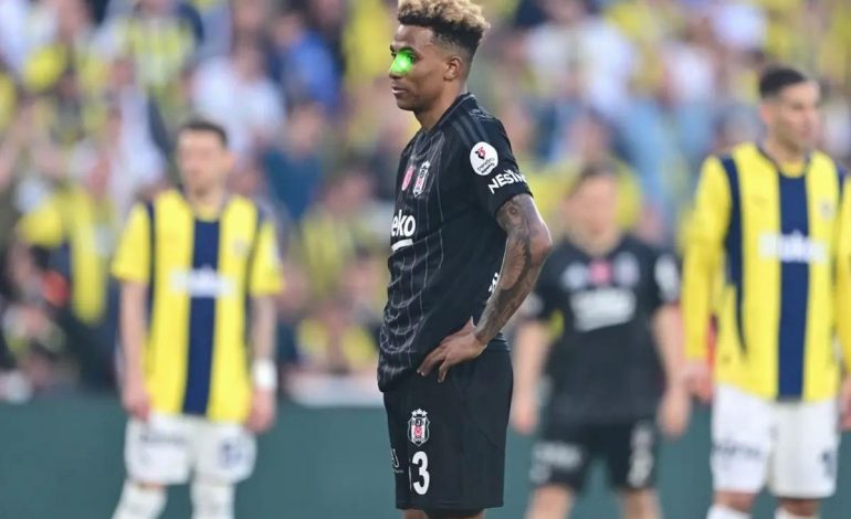 Fenerbahçe-Beşiktaş derbisinde Gedson Fernandes’e lazer tutan taraftar gözaltına alındı
