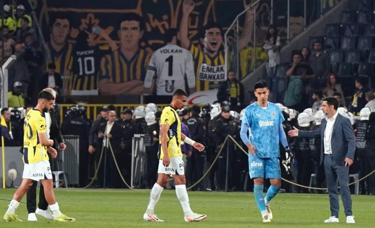 Fenerbahçe sahasında 10 puan kaybetti