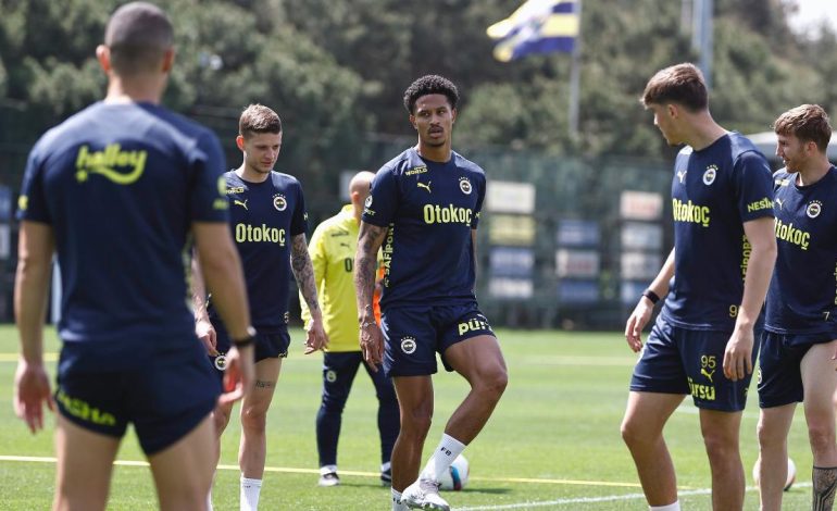 Fenerbahçe’de Jayden Oosterwolde idmana katıldı