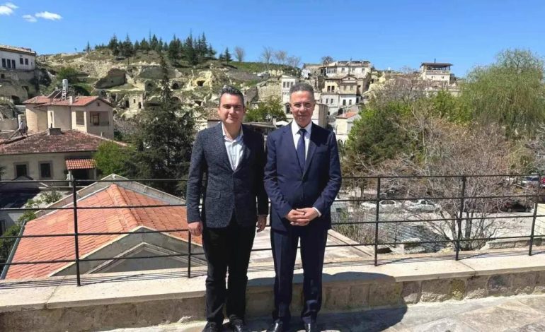 Filistin Büyükelçisi KÜN’ü Ziyaret Etti