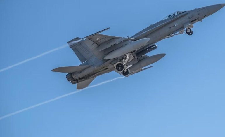 Finlandiya’da orduya ait savaş uçağı düştü