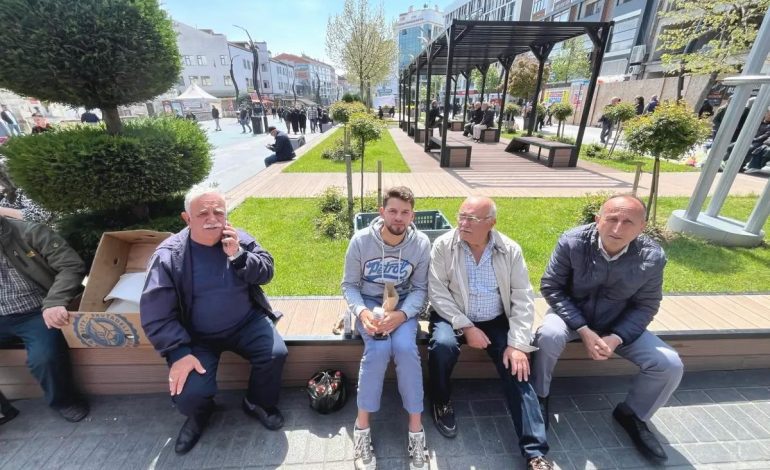 Fransız Gençler Türkiye’de Depremzedelere Yardım İçin Ağırlanıyor