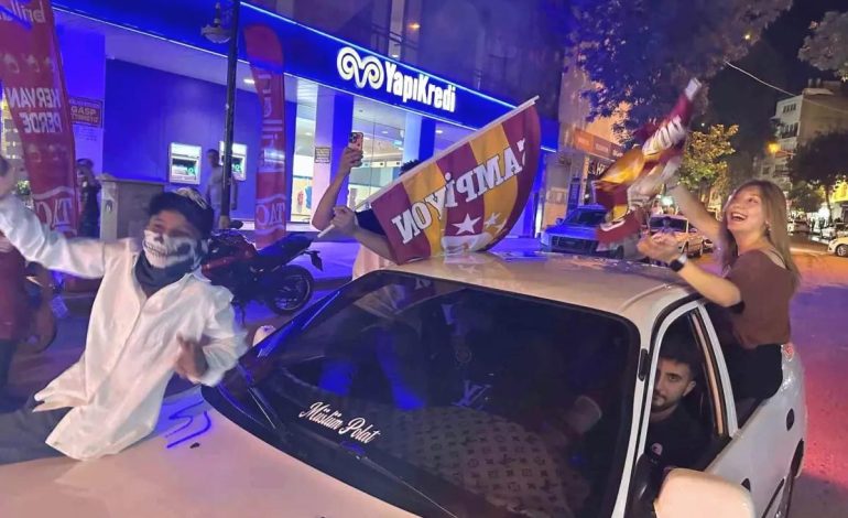 Galatasaray 25. Şampiyonluğunu İlan Etti