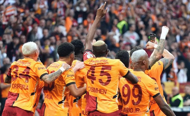 Galatasaray yalnızca 2 hafta lider olamadı