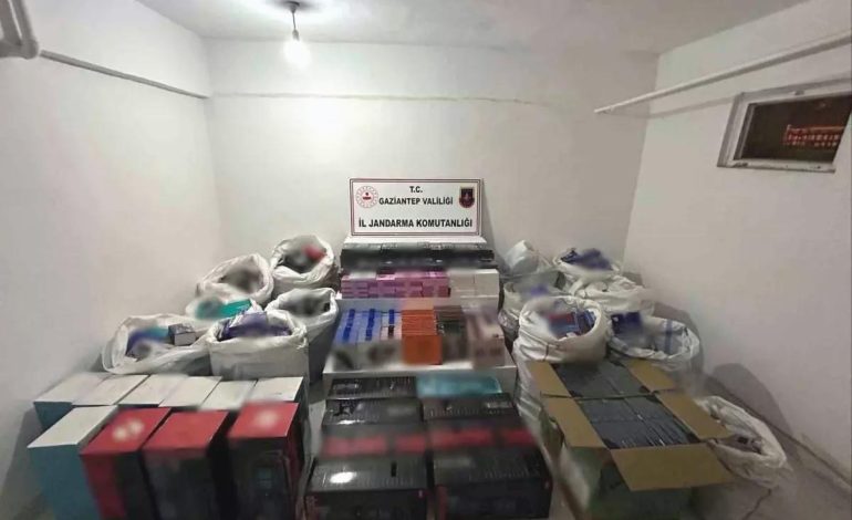 Gaziantep 3 milyon TL değerinde kaçak elektronik eşya ele geçirildi: 2 gözaltı