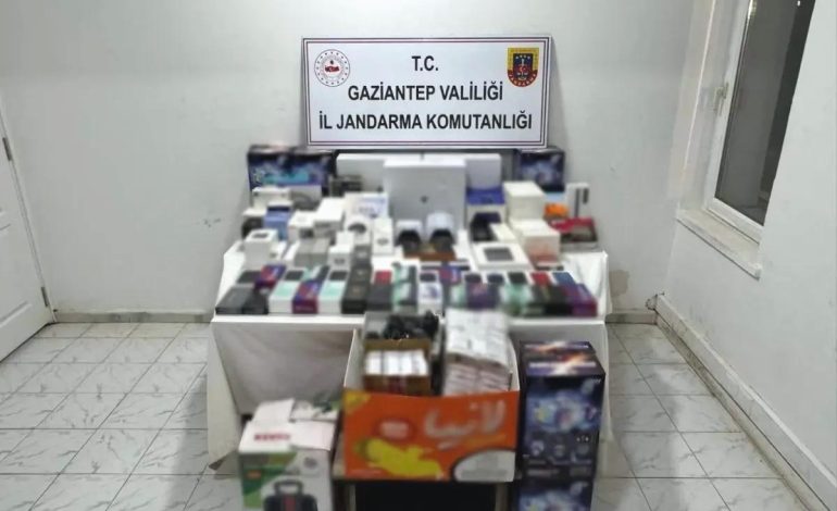 Gaziantep’te 2 milyon TL değerinde kaçak elektronik eşya ele geçirildi