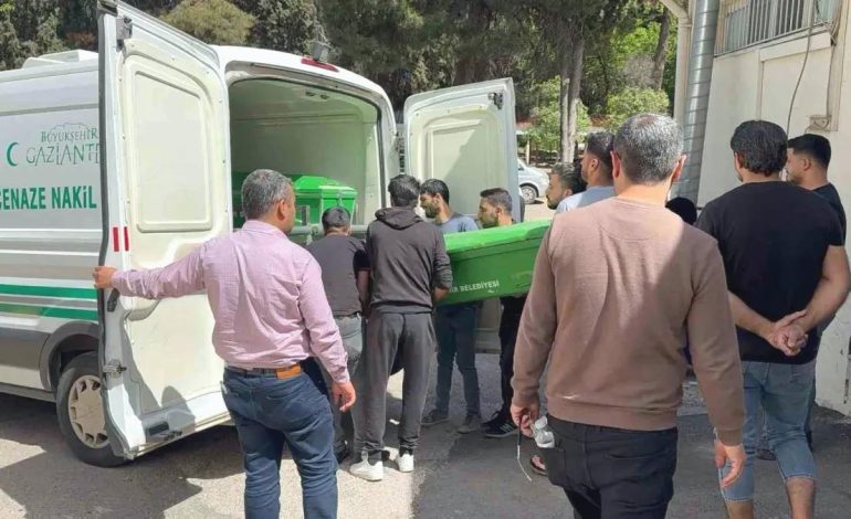 Gaziantep’te Park Halindeki Araç Altında Kalan 1,5 Yaşındaki Çocuk Hayatını Kaybetti
