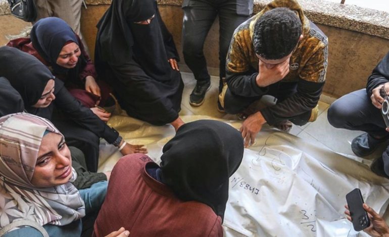 Gazze’de can kaybı 52 bin 810’a yükseldi