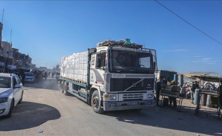 Gazze’ye 100 yardım tırı girdi