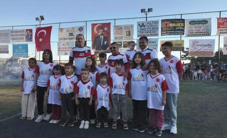 Gediz’de 20. Geleneksel Halı Saha Futbol Turnuvası Tamamlandı