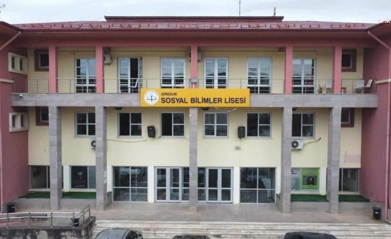 Giresun’da okulda silahlı saldırı: 2 ölü