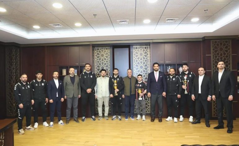 Güreş Federasyonu Başkanı Sultangazi’yi Ziyaret Etti