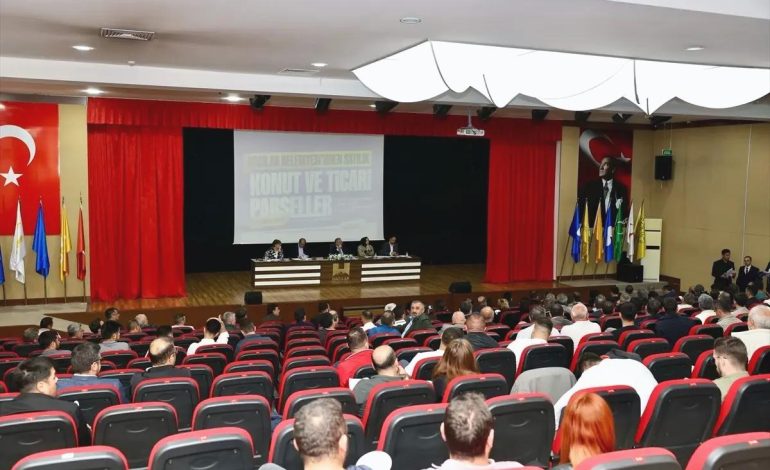Hacılar’da konut ve ticari parsel satış ihalesi gerçekleştirildi
