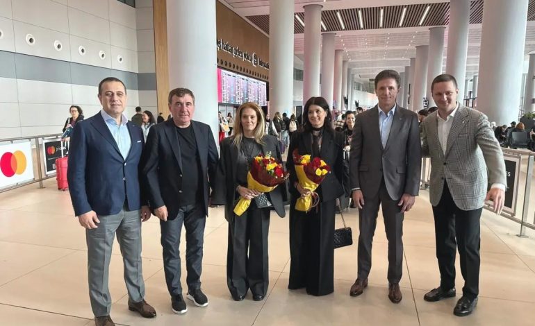 Hagi ve Popescu İstanbul’da
