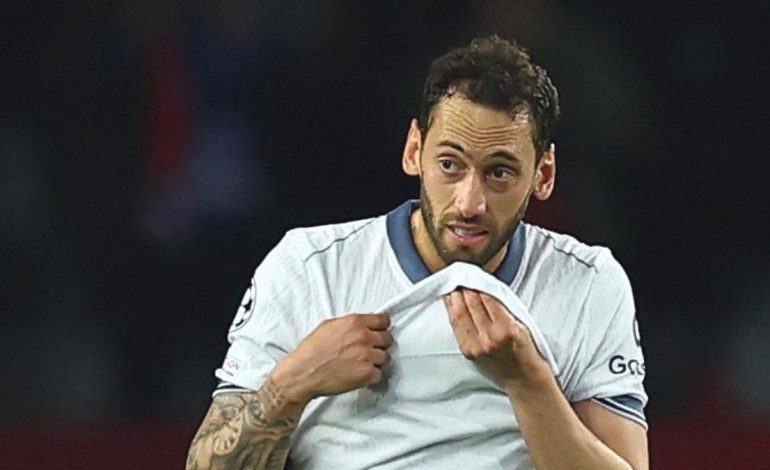 Hakan Çalhanoğlu’ndan taraftarına çağrı