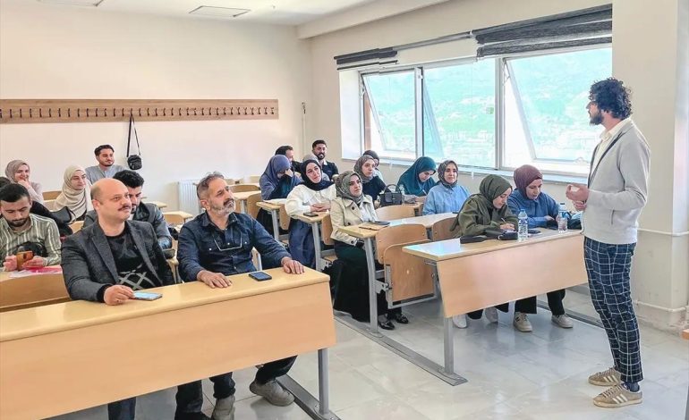 Hakkari’de Farsça Medya Okumaları Etkinliği Düzenlendi