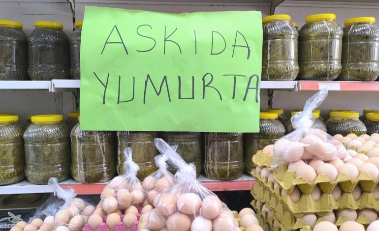 Halk askıda yaşıyor