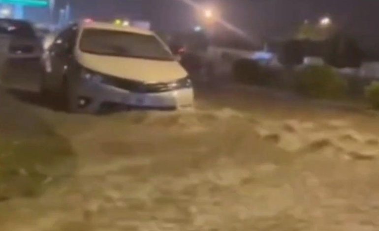Hatay’da sağanak ve dolu hayatı felç etti