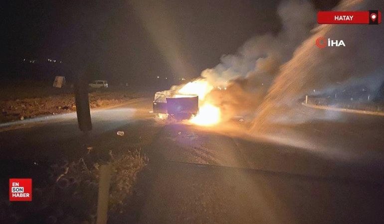 Hatay’da seyir halindeki otomobilde yangın