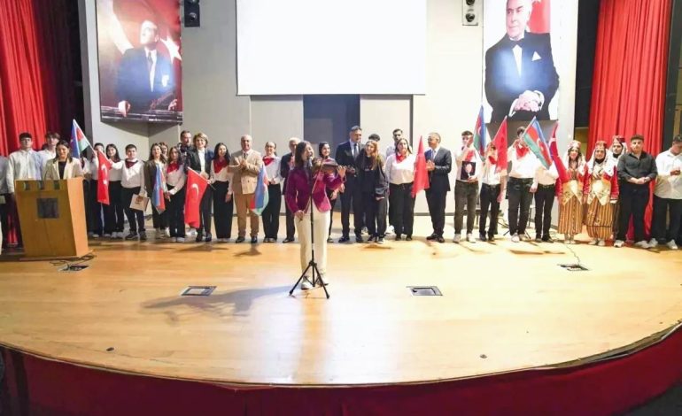 Heydar Aliyev’in 102. Doğum Yılı ‘Gül Bayramı’ ile Kutlandı