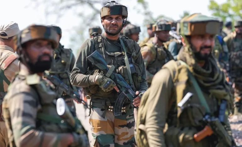 Hindistan 3 bölgeden saldırıyor: Pakistan’ın Keşmir bölgesinde çok sayıda patlama