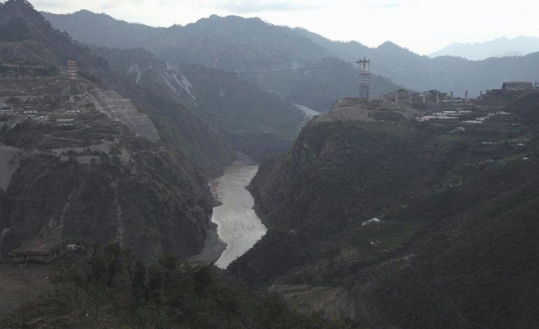 Hint basını öne sürdü: Hindistan, Chenab Nehri’nden Pakistan’a su akışını kesti