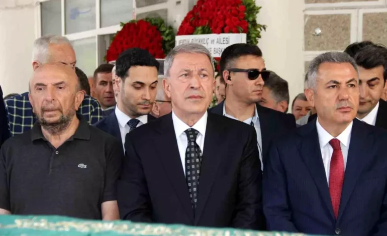 Hulusi Akar’ın Kayınvalidesi Defnedildi