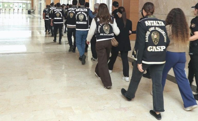 İki ilde masaj salonlarına fuhuş operasyonu
