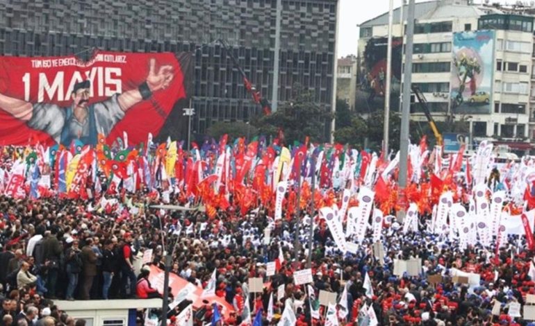 ‘İktidara karşı ayaktayız’