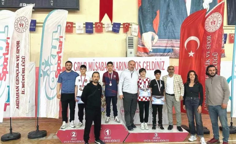 İspir’in Bilek Güreşi Zaferi