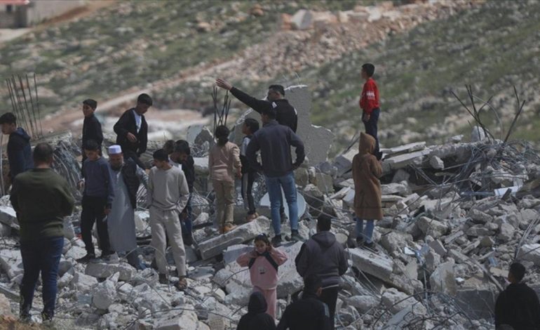 İsrail ordusu, Batı Şeria’da Filistinlilere ait 106 ev için yıkım kararı aldı