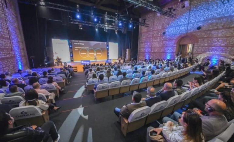 İstanbul Fintech Week Nedir ve ‘2025’te Dijital Bankacılık’ Neden Cüzdanınızı İlgilendiriyor?