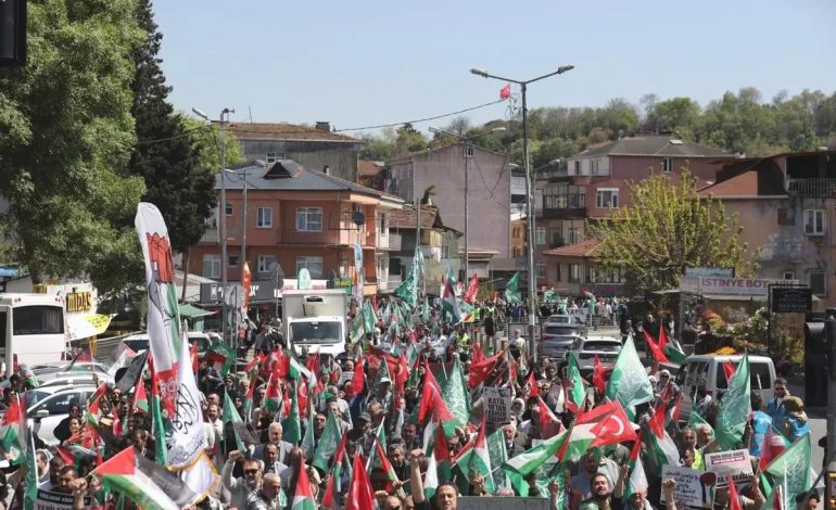 İstanbul’da Gazze için Yürüyüş Düzenlendi