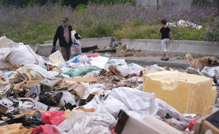 İzmir Buca’da atık ve çöp yığınları isyan ettirdi