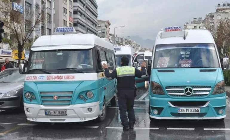 İzmir’de minibüsçüler kontak kapattı